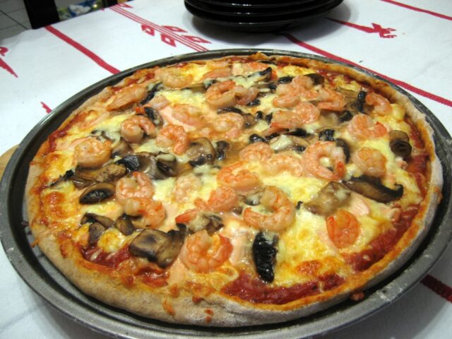 Pizza con camarones