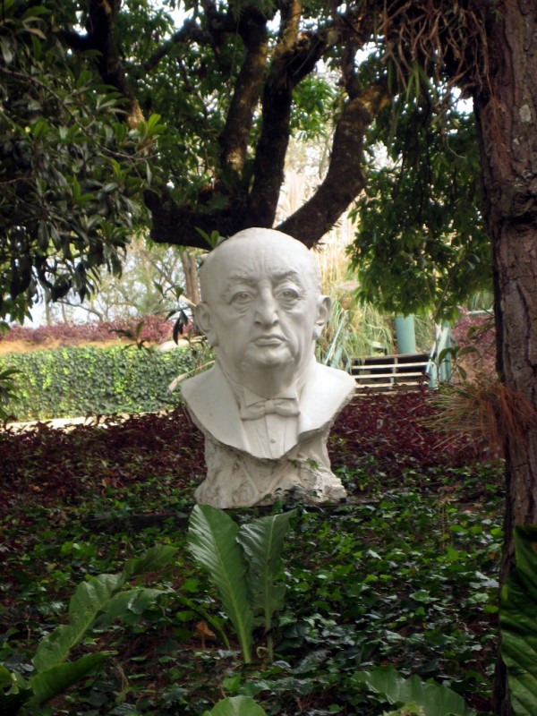 Busto de Miguel Angel Asturias