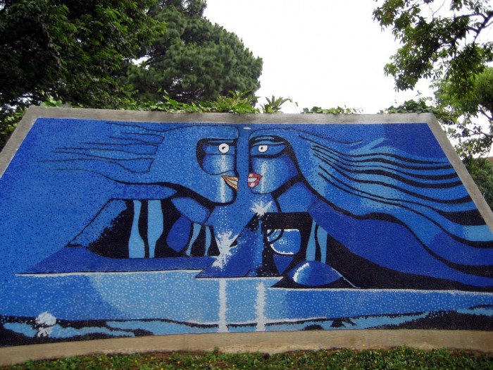 Mural en granito de La Guatemalita