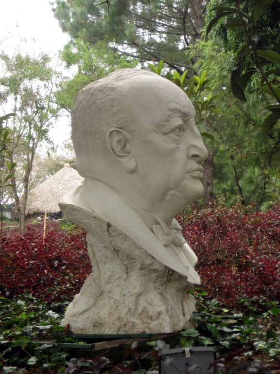 Busto que Miguel Angel Asturias