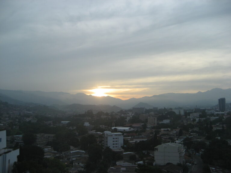 Amanecer en Tegucigalpa