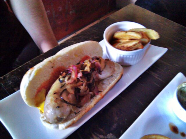 Hotdog con salchicha alemana