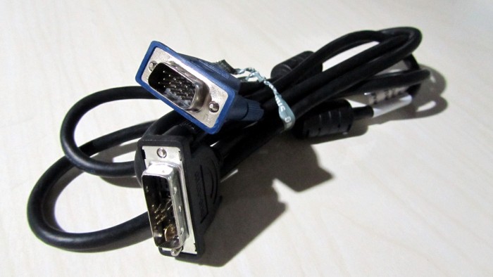 Cable adaptador de VGA a DVI del XL2370