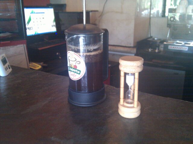 Prensa Francesa y 4 minutos de espera