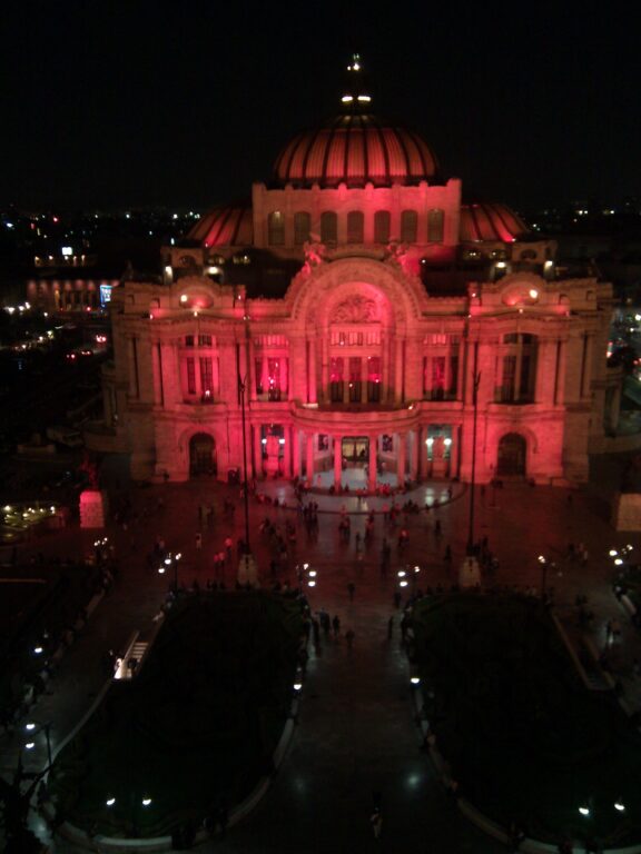 Palacio de Bellas Artes de noche