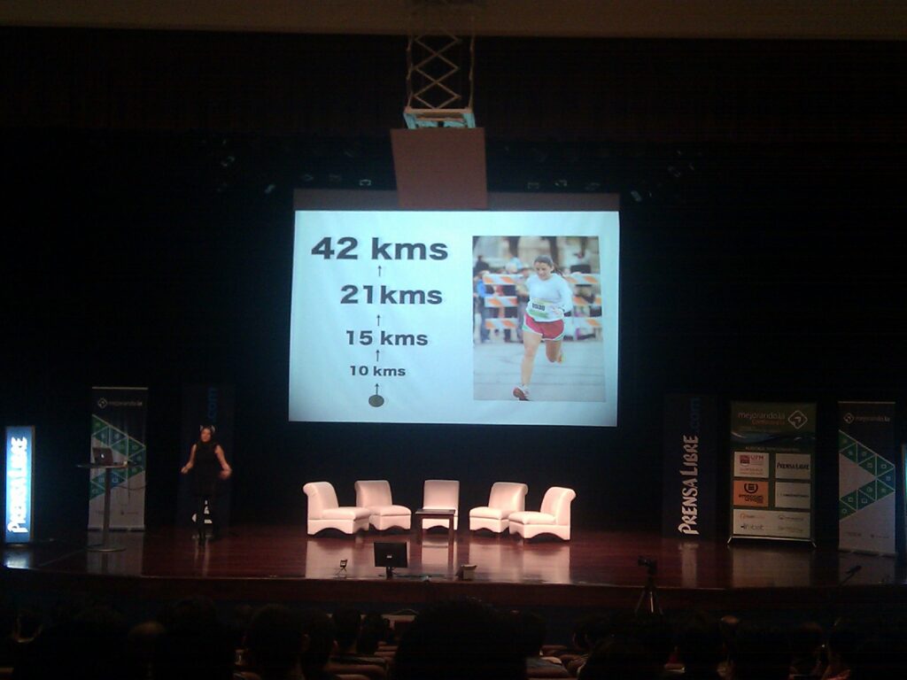 Stephanie Falla comentando sobre su pasión por correr