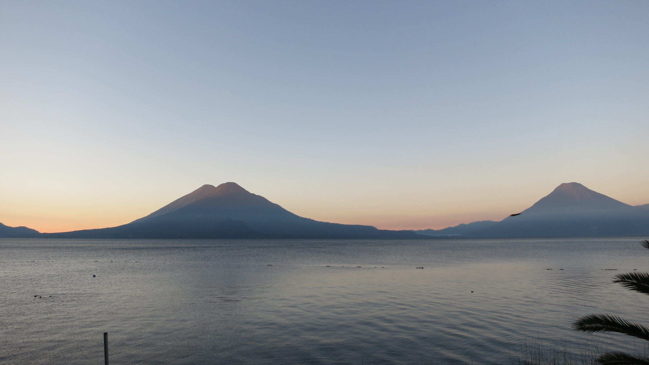 Amanecer en Atitlán