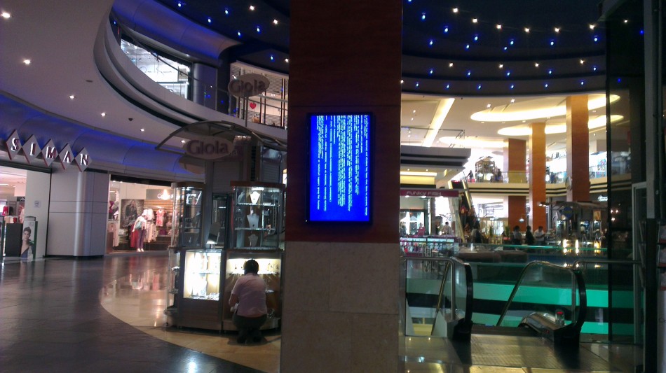 Blue Screen of the Death @ Oakland Mall