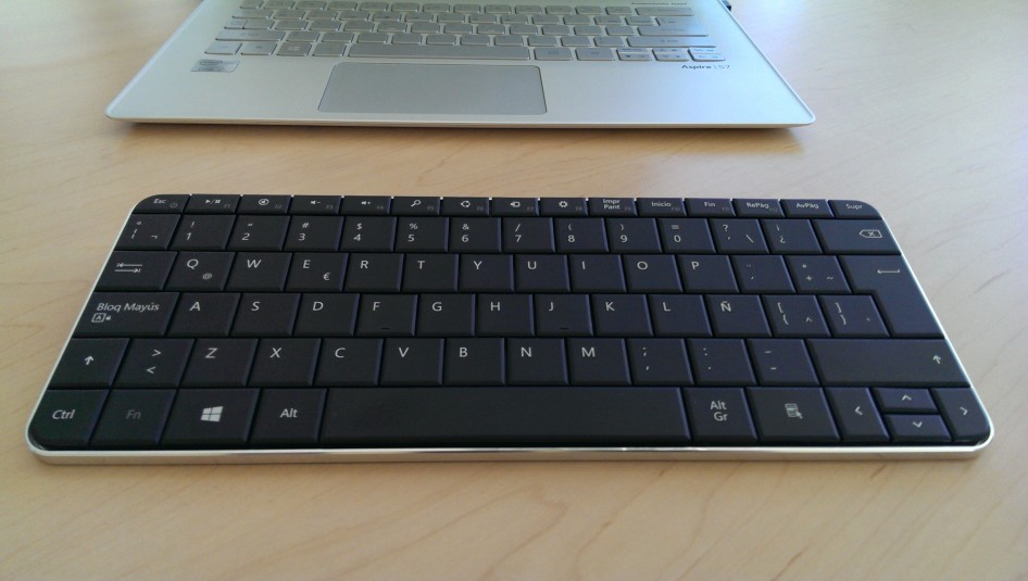 Microsoft Wedge Keyboard (Español)
