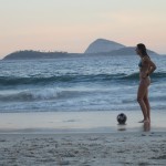 Practica de futbol en la playa de Leblon