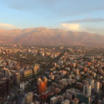 Atardecer en Santiago y los Andes desde el Sky Costanera