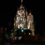 Que bonita la Parroquia de San Miguel Arcángel de noche