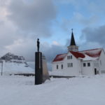 Kirkjufell y la Iglesia de Grundarfjörður, Islandia