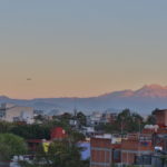 Estuvo ventoso y se logró ver el Iztaccíhuatl y el Popocatépetl.